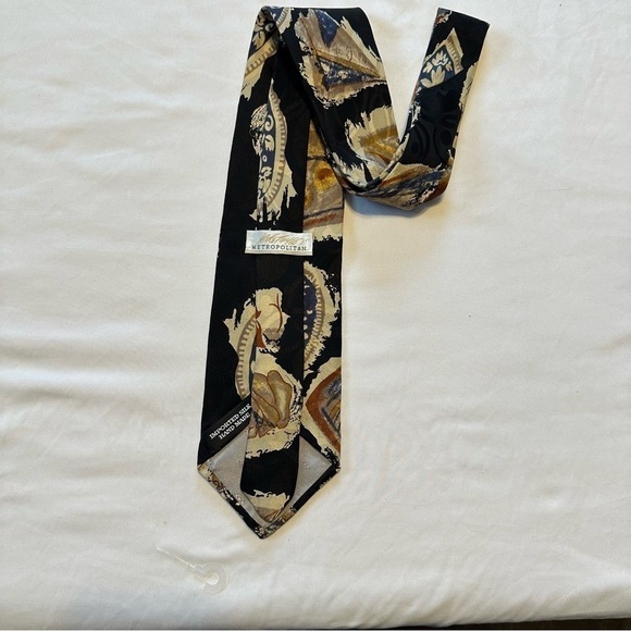 Lord & Taylor Tie 100% Silk Short 54” x 3.5” Handmade Necktie Black and Cream - Picture 3 of 9